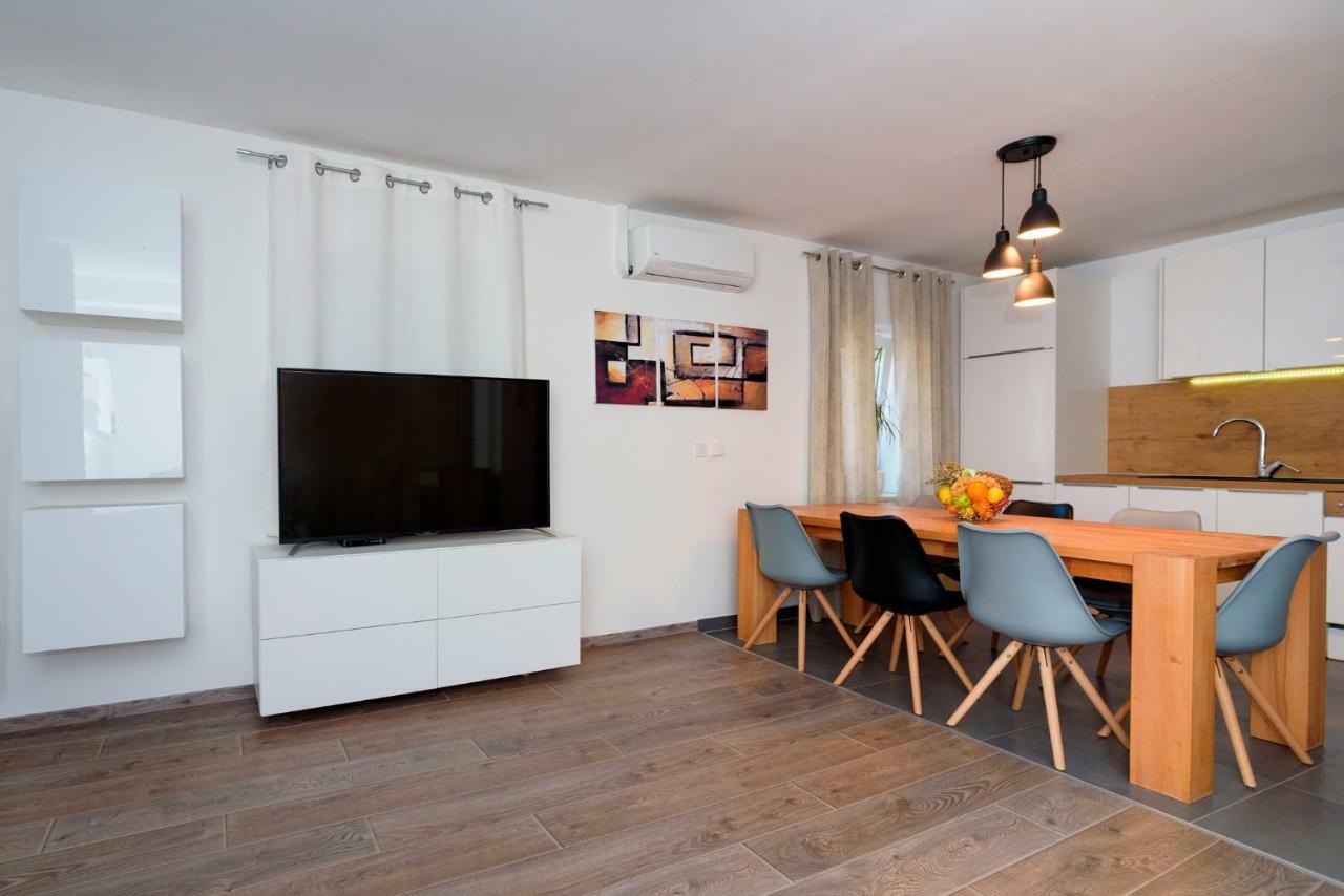 Apartments Magli Каштела Экстерьер фото